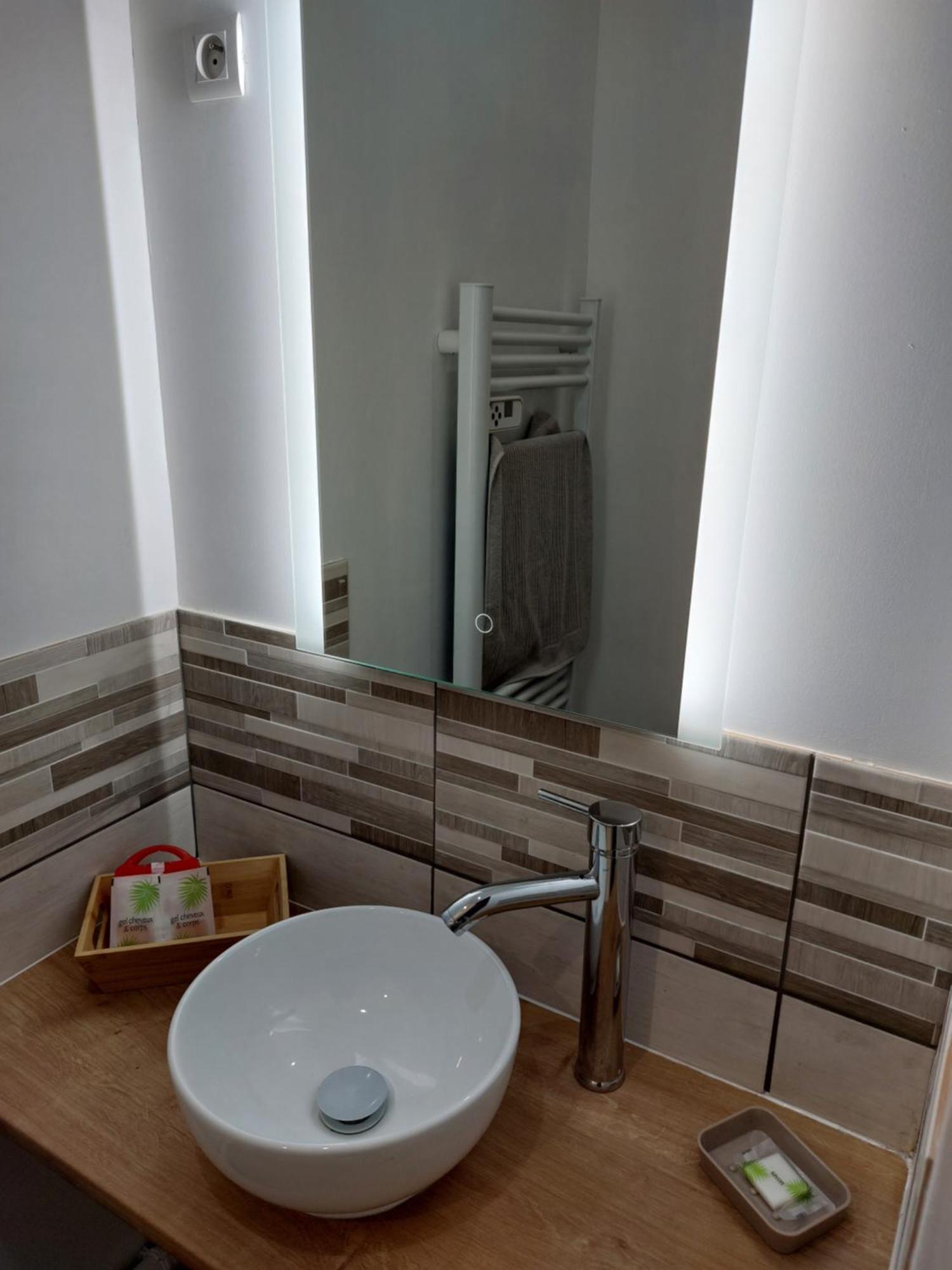 Studio Refait A Neuf Clos Saint Genest Manzat المظهر الخارجي الصورة